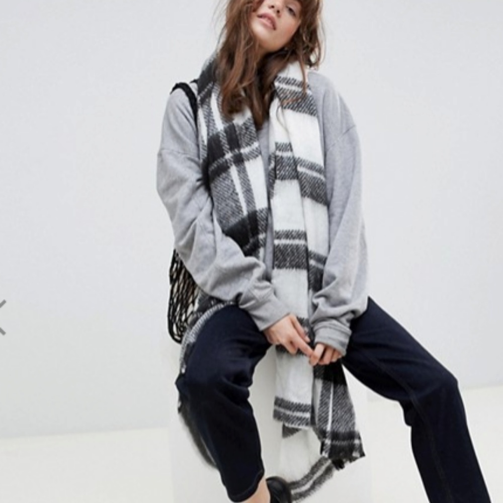 ASOS long scarf - Picture 2 of 2